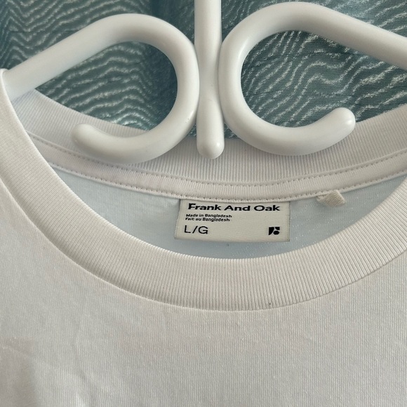 Frank and Oak size large white woman’s T-shirt-new or like new - Picture 7 of 7